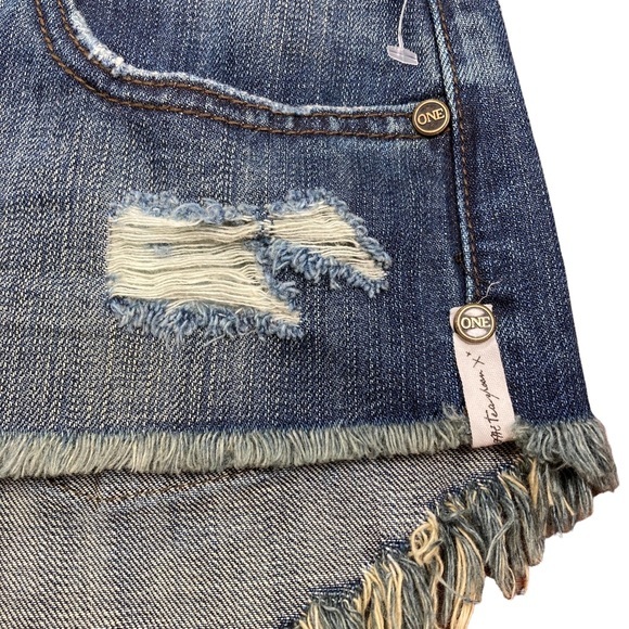 One x One Teaspoon x Free People Shorts Size 24 Fringe Distressed Short Shorts - Picture 6 of 14